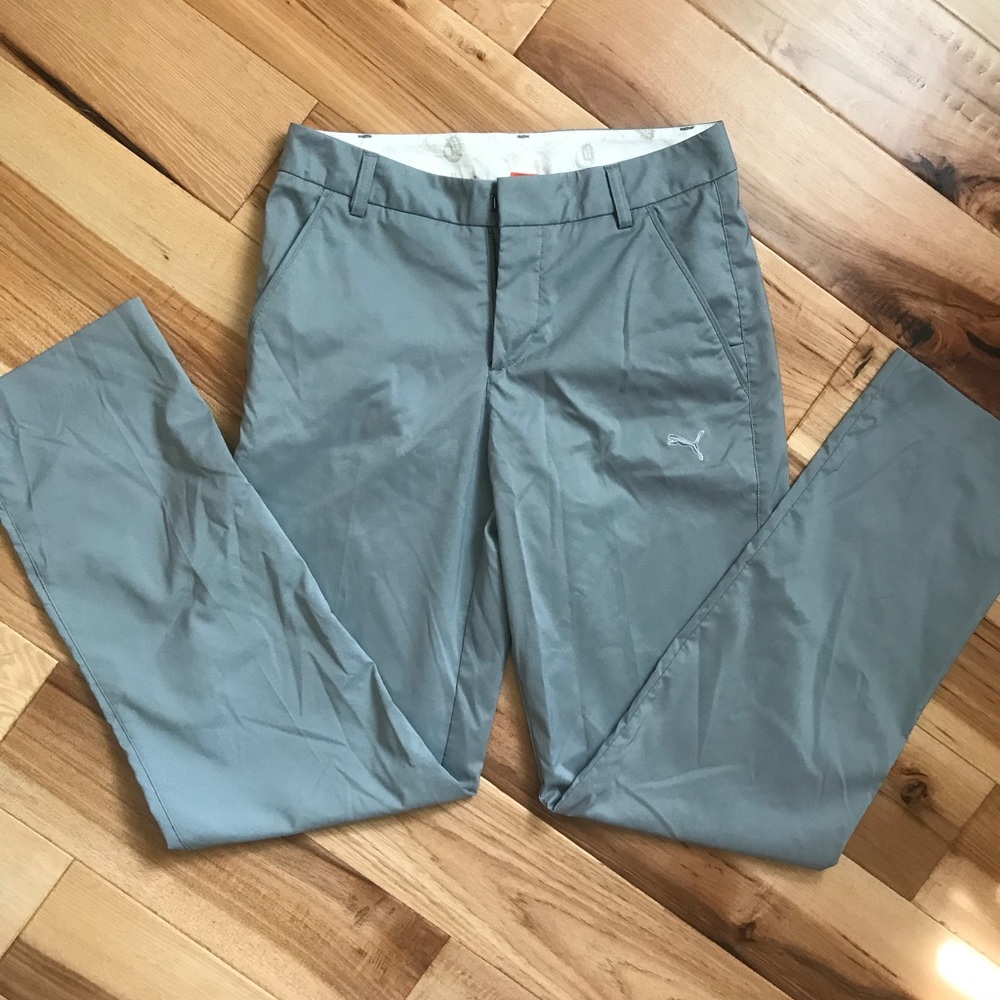 Men’s size 28x32 grey Puma golf pants 🏌️💙